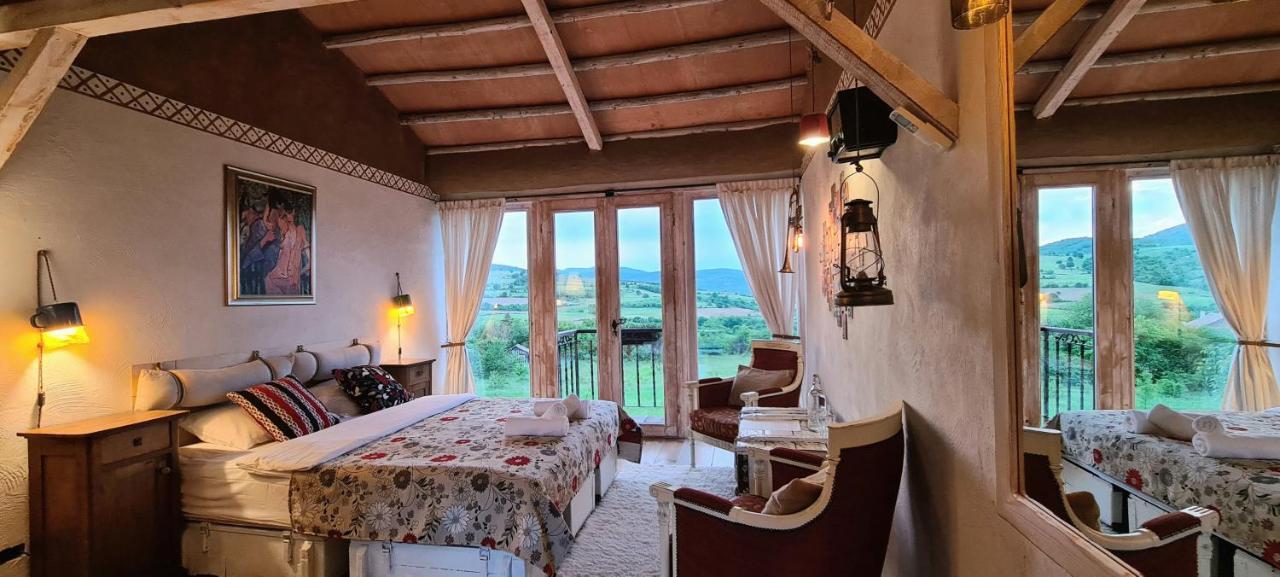 Cob Camp Bed & Breakfast Dubravite Luaran gambar